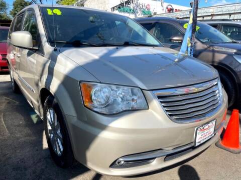2014 Chrysler Town and Country for sale at Illinois Vehicles Auto Sales Inc in Chicago IL