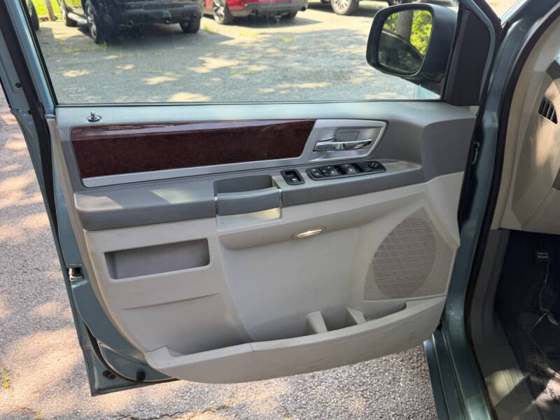2010 Chrysler Town and Country Touring