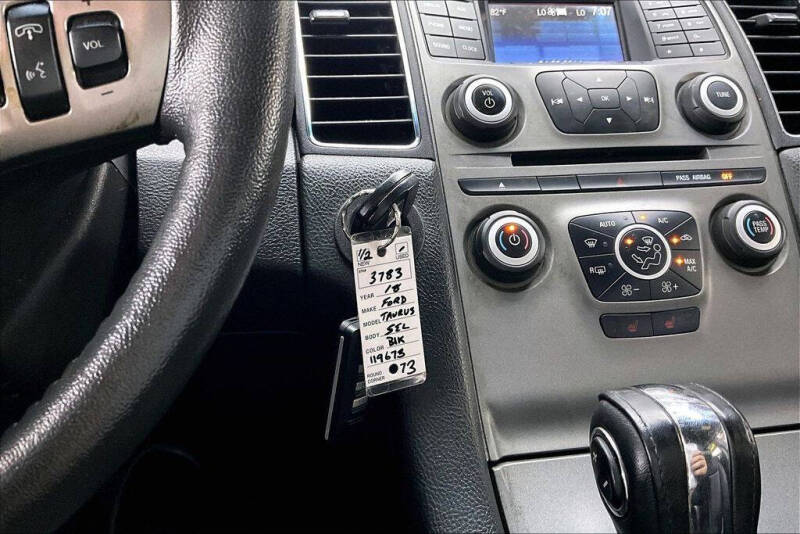 2018 Ford Taurus SEL