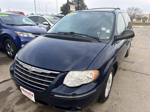 2005 Chrysler Town and Country Touring