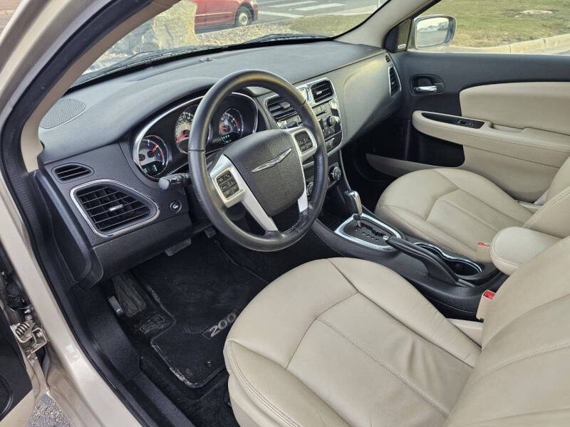 2014 Chrysler 200 Limited