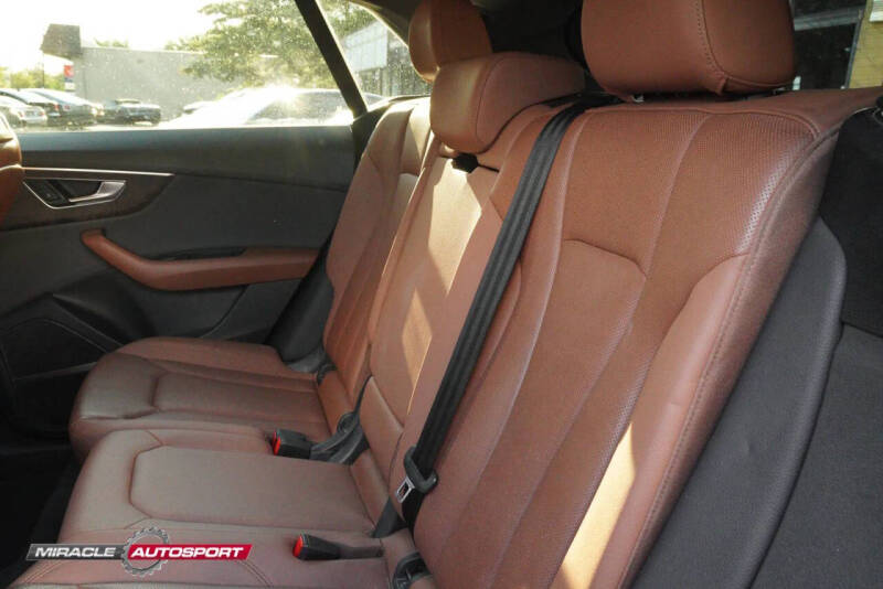 2019 Audi Q8 quattro Premium Plus 55 TFSI