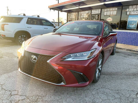 2019 Lexus ES 350 for sale at Cow Boys Auto Sales LLC in Garland TX