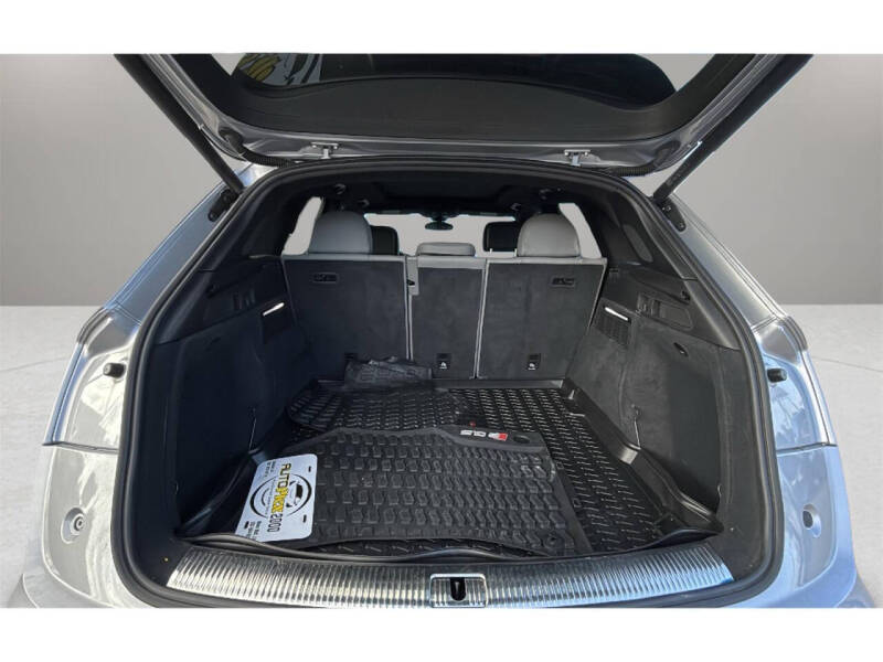 2022 Audi SQ5 3.0T quattro Premium Plus