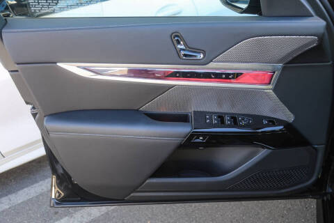 2025 BMW 7 Series 750e xDrive