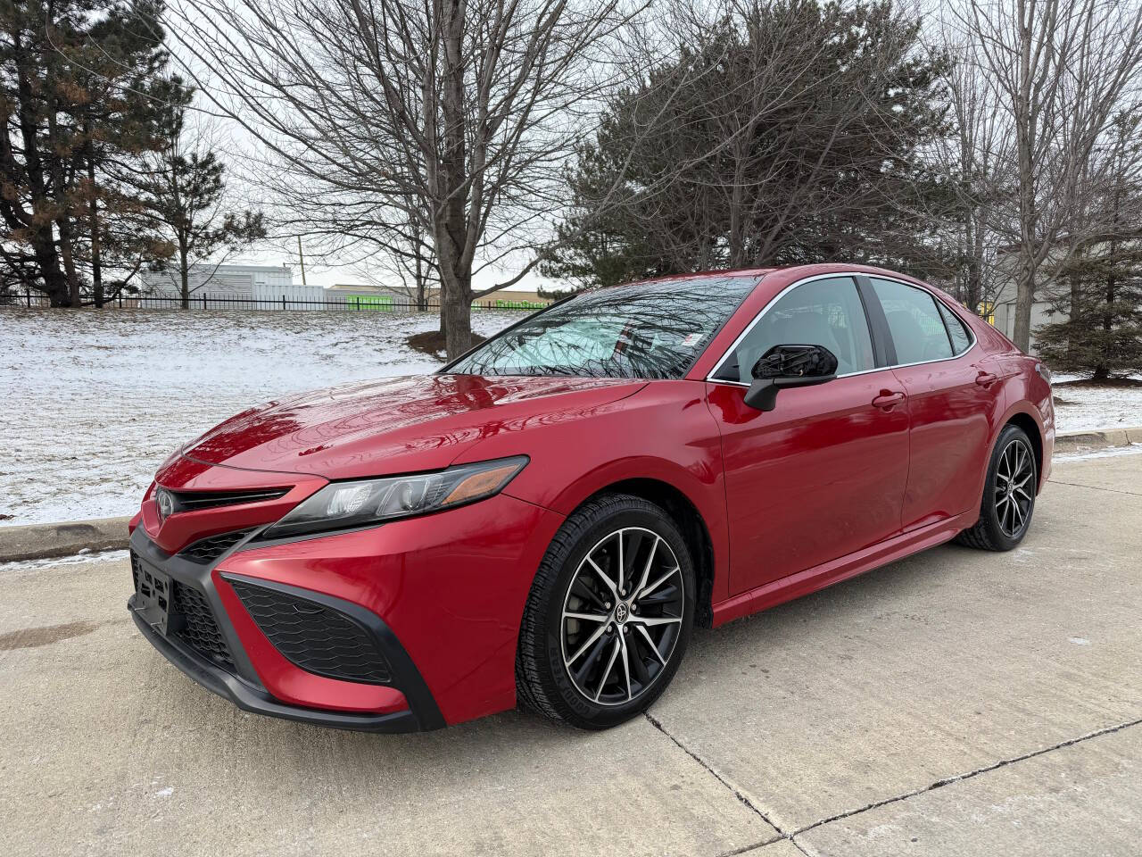 2021 Toyota Camry SE 4dr Sedan's photo