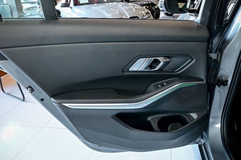 2023 BMW 3 Series 330i xDrive