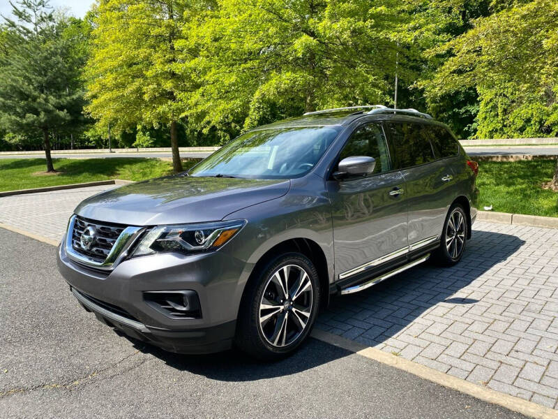 2020 Nissan Pathfinder Platinum photo 2