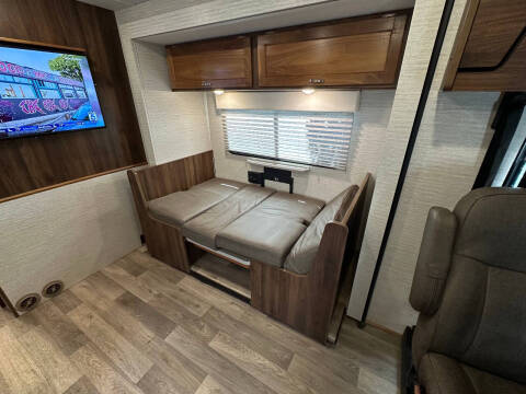 2020 Winnebago Intent 28y