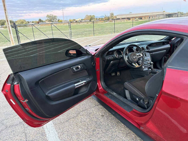 2021 Ford Mustang EcoBoost