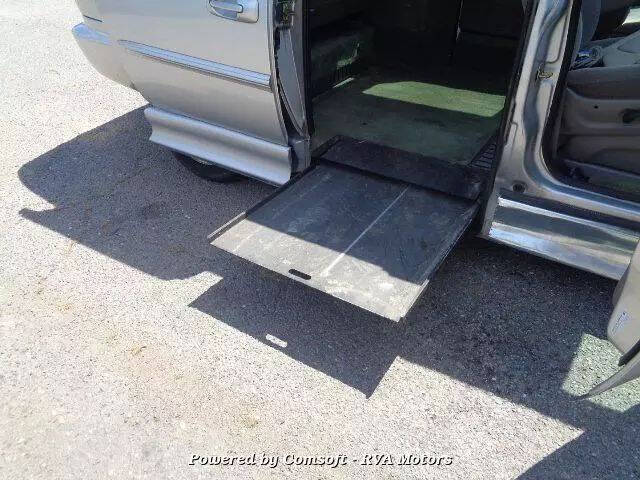 2003 Chrysler Town and Country LX Popular