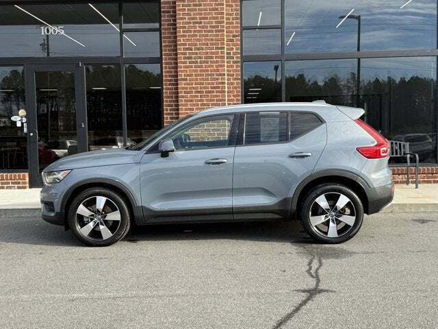 2020 Volvo XC40 T5 Momentum