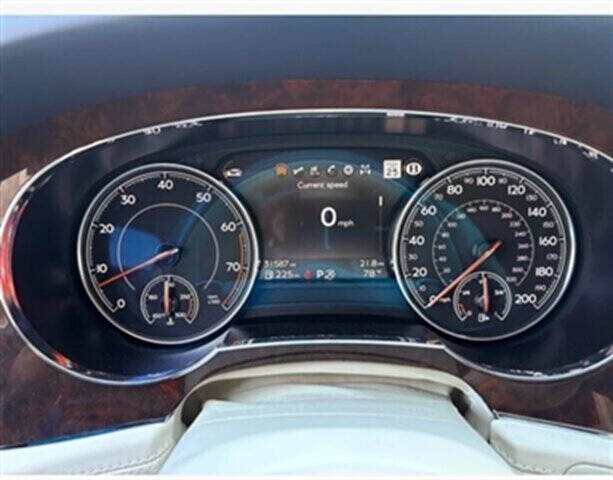 2018 Bentley Bentayga 23