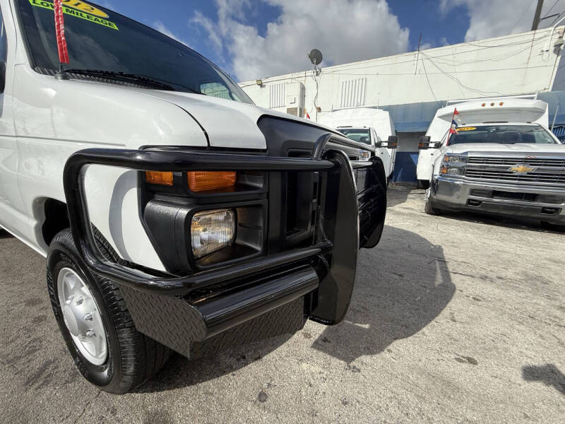 2012 Ford E-350