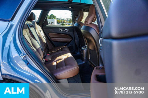 2024 Volvo XC60 Recharge T8 Plus Dark Theme