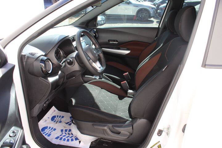 2020 Nissan Kicks SR