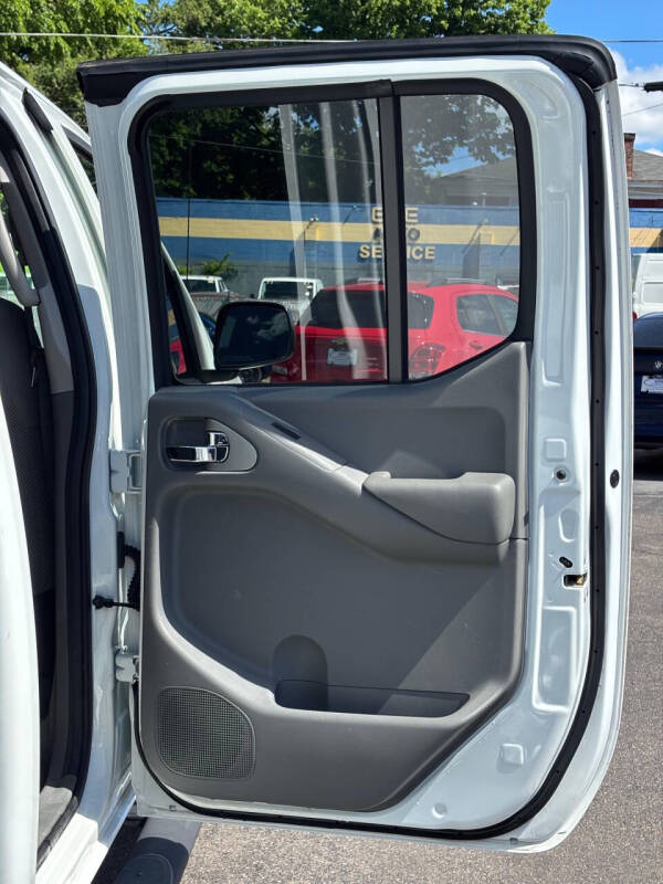 2016 Nissan Frontier SV