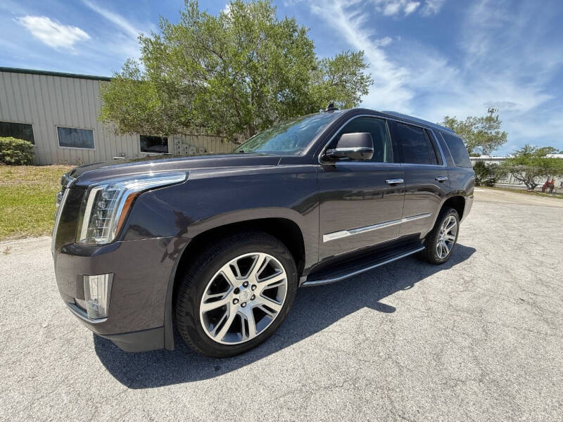 2016 Cadillac Escalade Luxury Collection