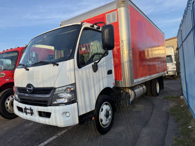 2018 Hino 195