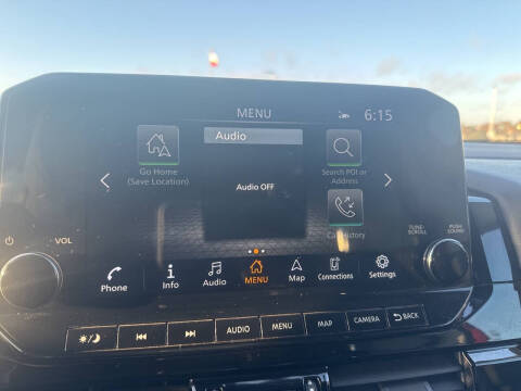 2022 Nissan Pathfinder SL