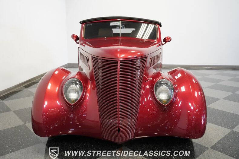 1937 Ford Cabriolet