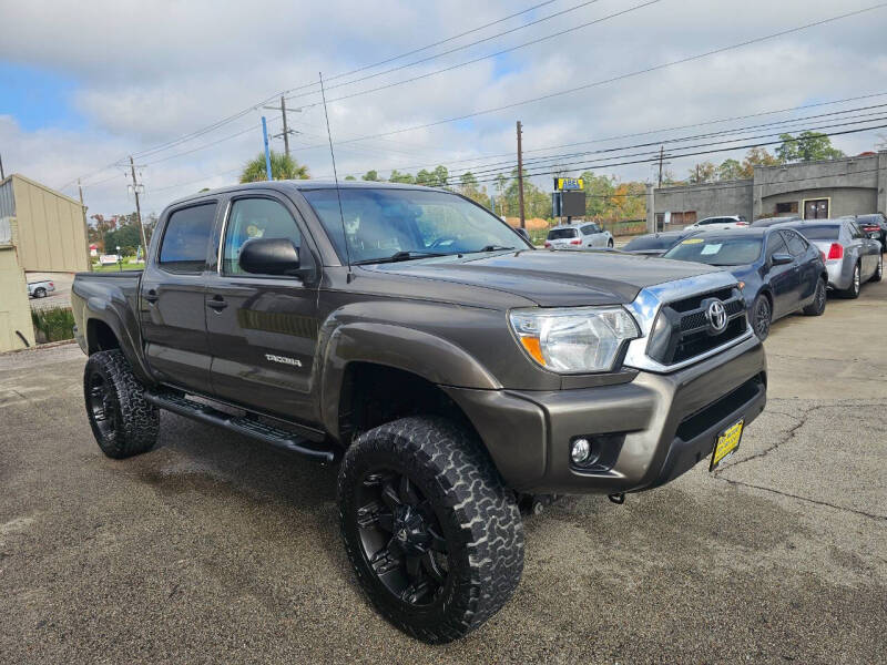 2012 Toyota Tacoma null photo 12