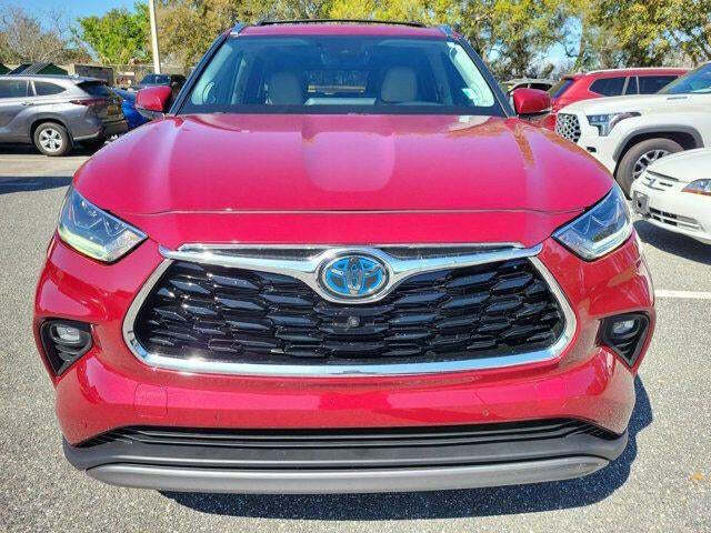2022 Toyota Highlander Hybrid Platinum