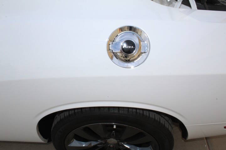 2014 Dodge Challenger SRT8 Core