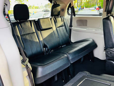 2016 Chrysler Town and Country Touring