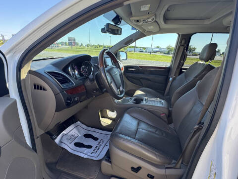 2014 Chrysler Town and Country Limited