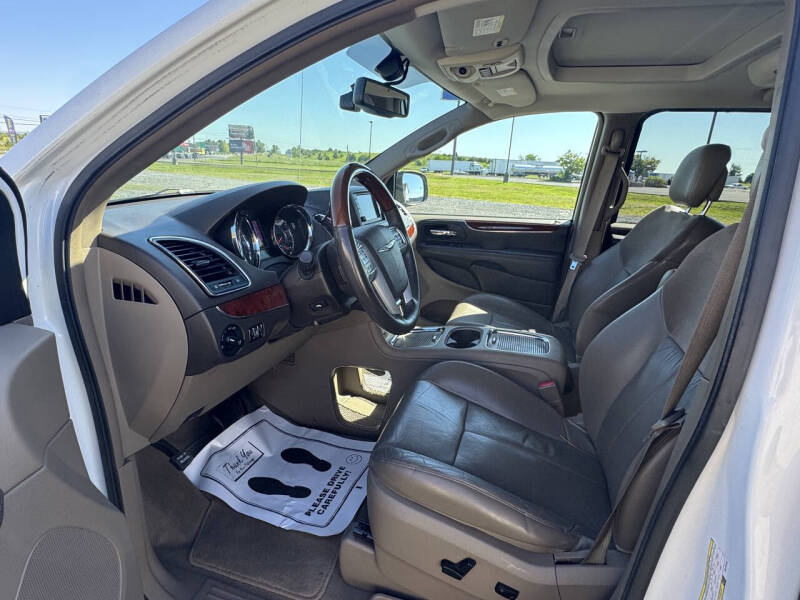 2014 Chrysler Town and Country Limited