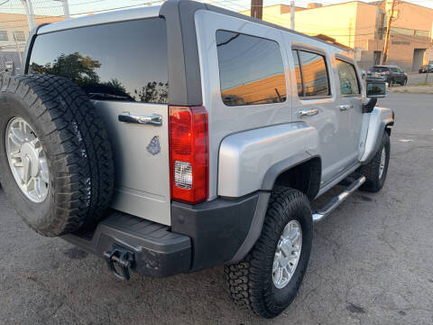 2009 HUMMER H3 Alpha