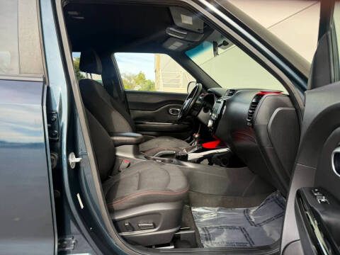 2018 Kia Soul +