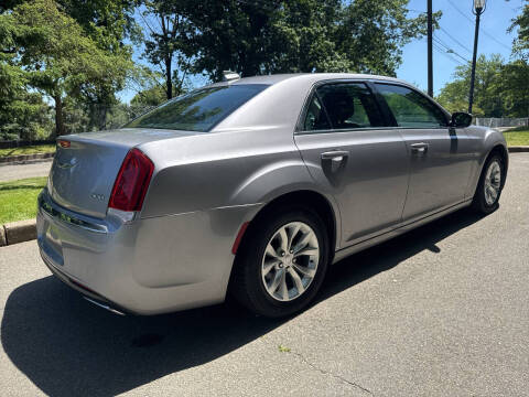 2016 Chrysler 300 Limited