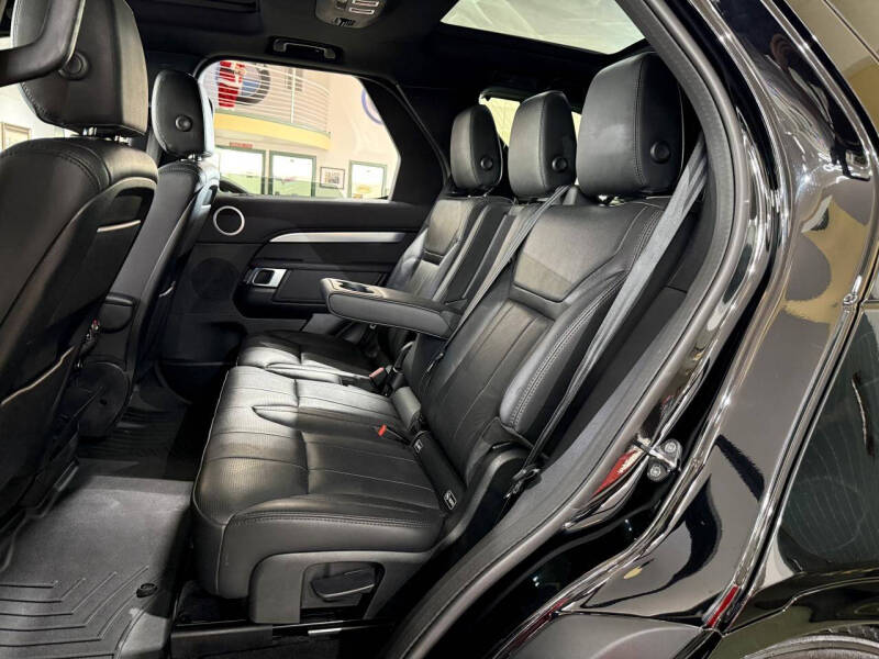 2020 Land Rover Discovery Landmark Edition