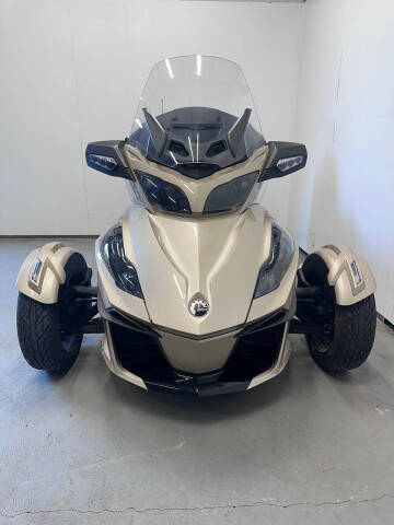 2018 Can-Am Spyder RT Champagne Dark