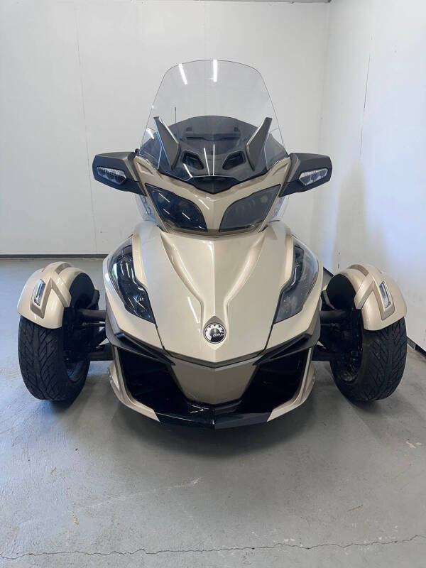 2018 Can-Am Spyder RT Champagne Dark