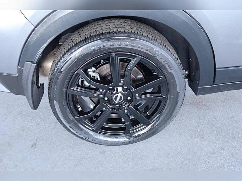 2022 Nissan Kicks SR