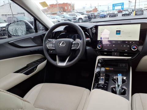 2025 Lexus NX 350h Luxury