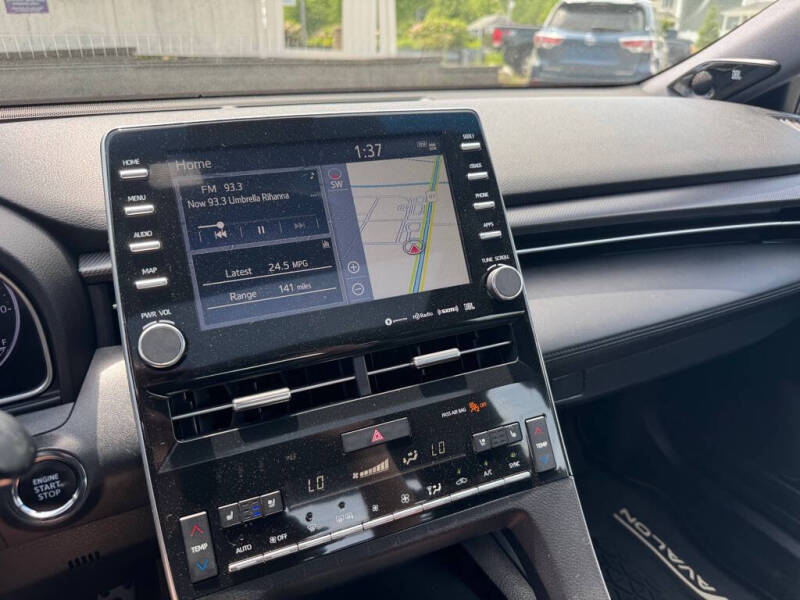 2019 Toyota Avalon XLE