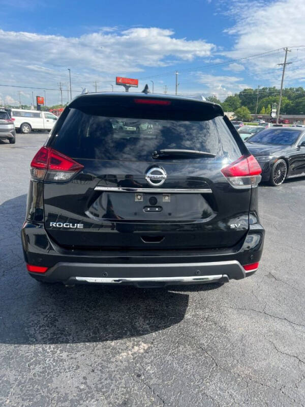 2020 Nissan Rogue SV photo 6