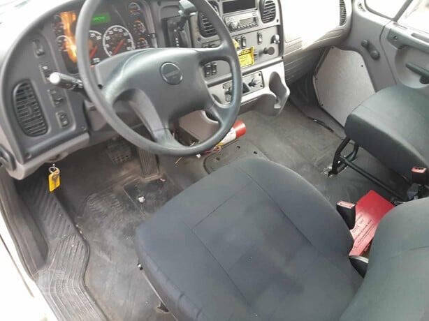 2016 Freightliner M2 106