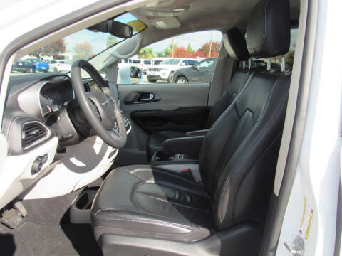 2022 Chrysler Pacifica Hybrid Touring L