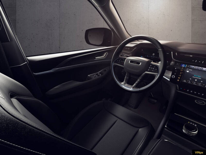 2026 Jeep Grand Cherokee Altitude
