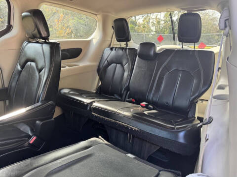 2020 Chrysler Voyager LXi