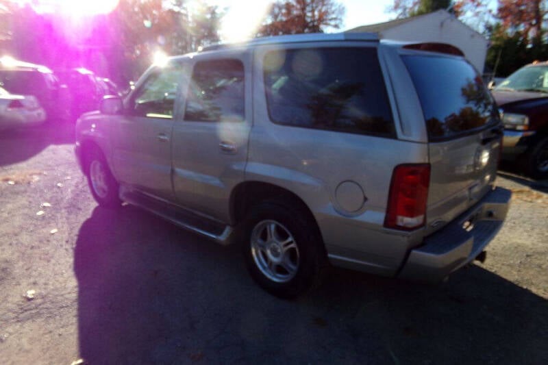 2004 Cadillac Escalade Base photo 7