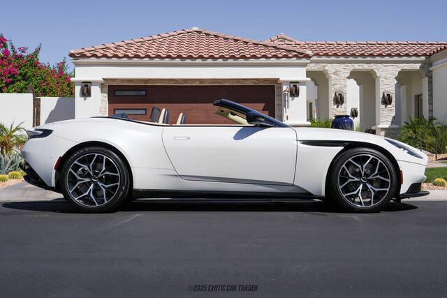 2019 Aston Martin DB11 Volante