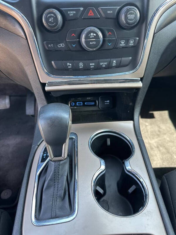 2017 Jeep Grand Cherokee Laredo