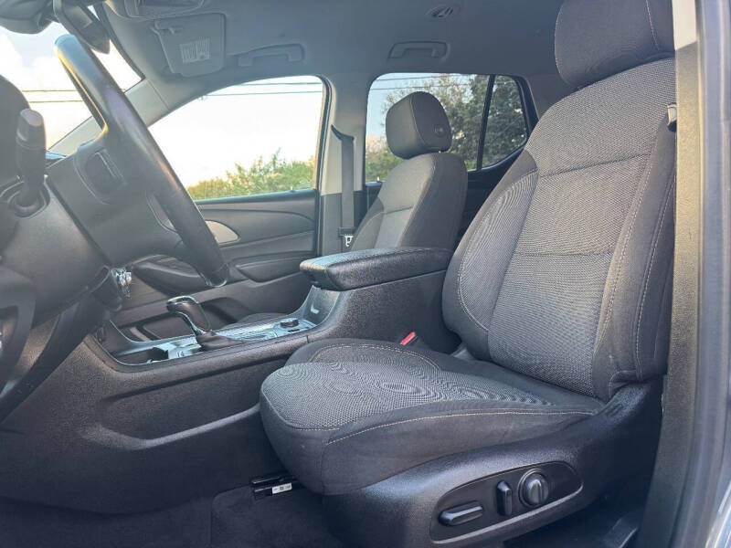 2020 Chevrolet Traverse LT Cloth