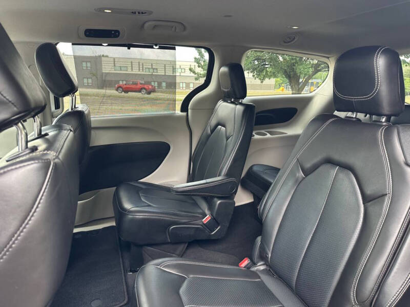2020 Chrysler Voyager LXi